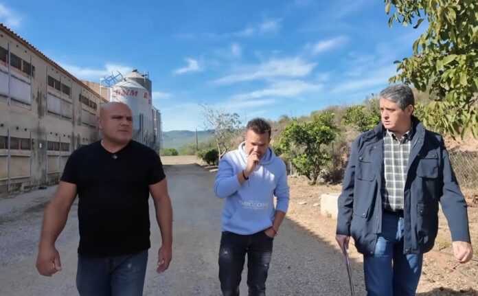 video-asi-voy-arestaurar-mi-granja-de-pollos-egun-jose-elias-20251114-3